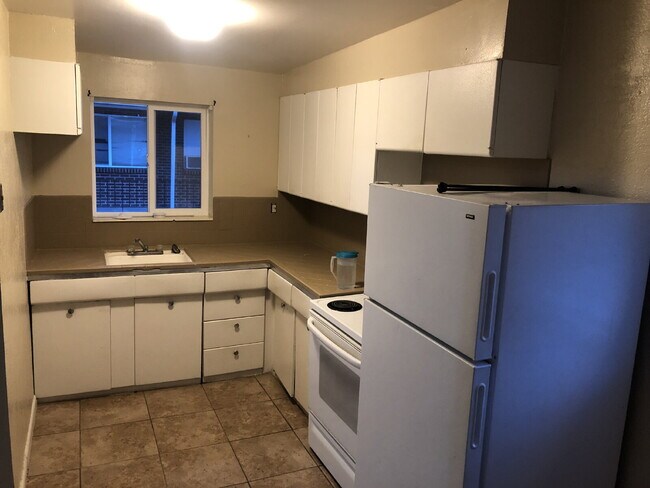 Foto del edificio - "Charming 1-Bedroom apartment with Spacious Layout in the Heart of Salt Lake City!"