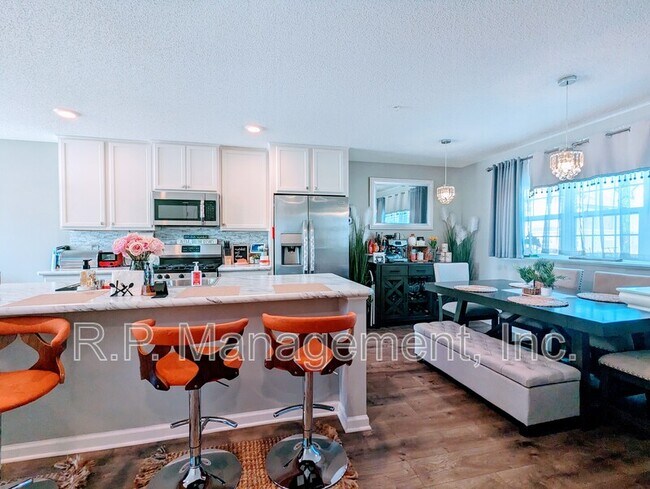 Foto del edificio - 7557 Woods Edge Blvd