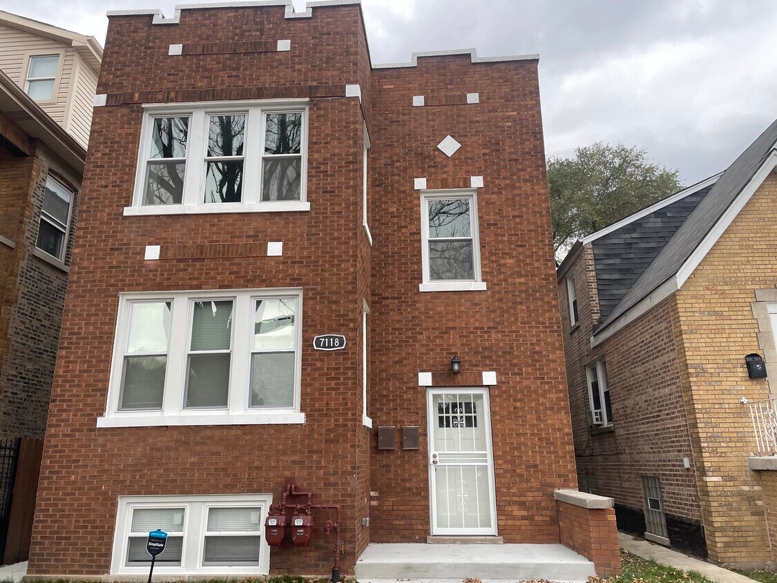 Primary Photo - 7118 S Talman Ave