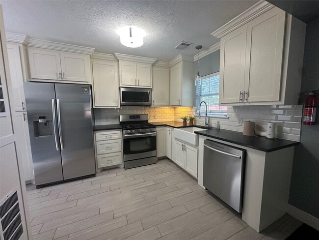 Foto del edificio - 4924 Polk St