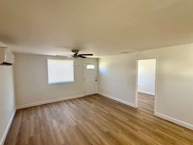 Building Photo - One bedroom, one bath house in Burlington