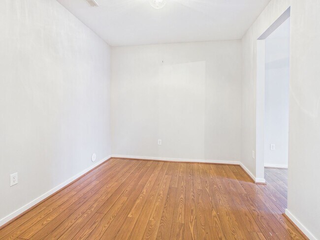 Foto del edificio - 4715 Milfax Rd