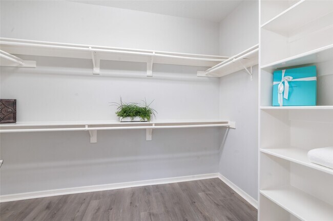 Foto del edificio - 25818 Overlake Dr