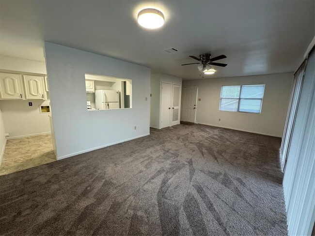 Foto del edificio - 9035 Hollock St