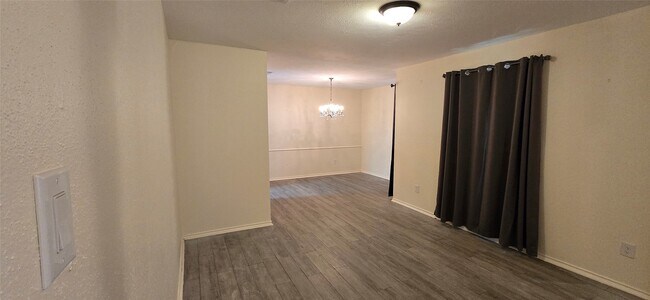 Building Photo - 6910 Krause Dr