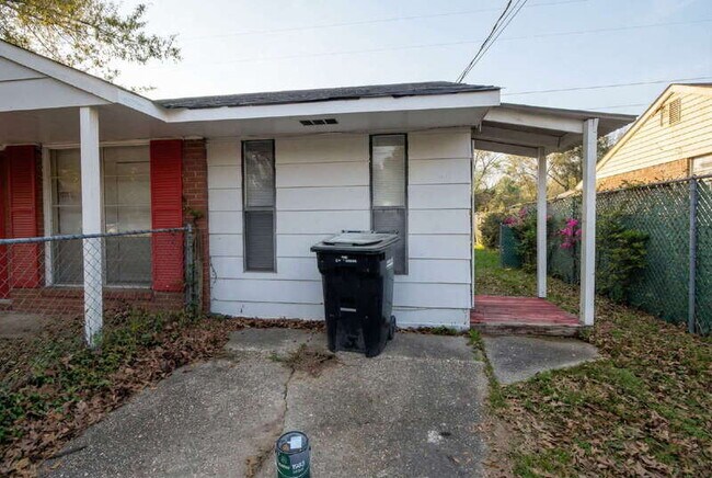 Foto del edificio - 1917 Watkins Dr