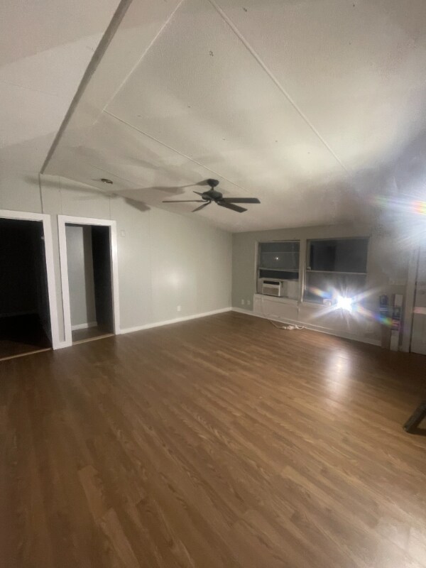 Foto del edificio - 15505 parrot Ln