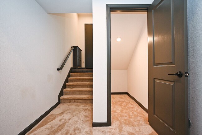 Foto del edificio - $4,490 - GORGEOUS FOUR BEDROOM HOME IN THE...