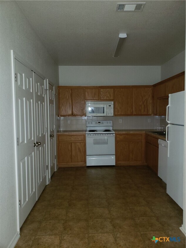 Foto del edificio - 2810 Ashley Dr