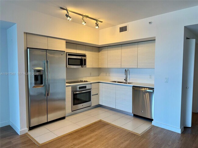 Foto del edificio - 4250 Biscayne Blvd