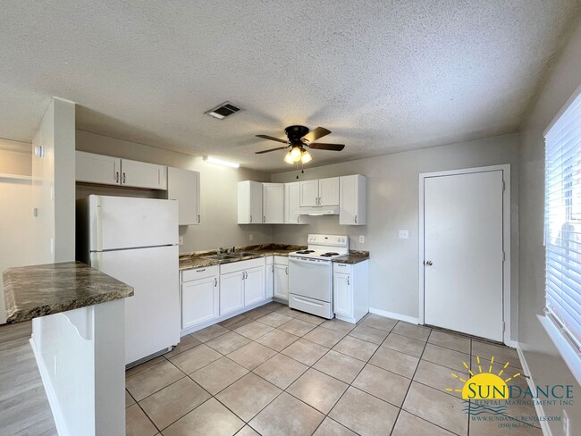 Building Photo - Great 2 bedroom in Fort Walton Beach