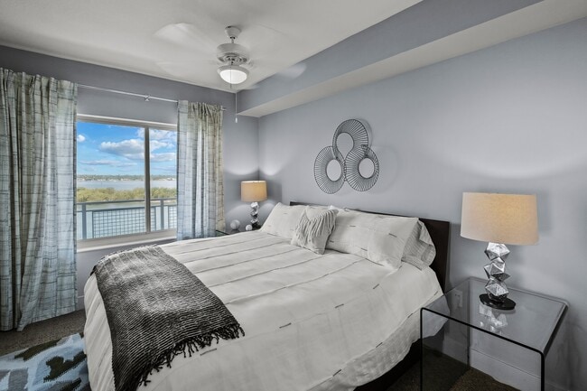 Building Photo - Moda North Bay Village