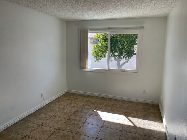 Foto del edificio - 3019 West Myrtle Ave
