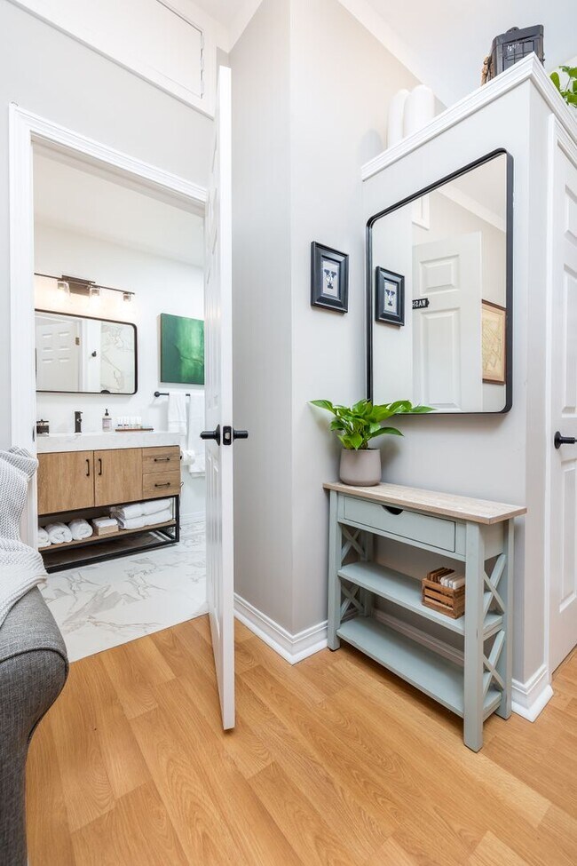 Foto del edificio - Fully Furnished Cottage by Yale