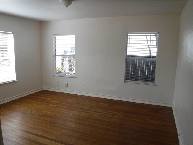 Building Photo - 4026 Holland Ave