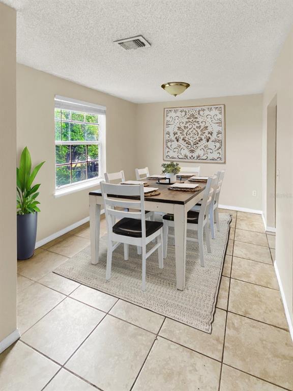 Building Photo - 4188 Versailles Dr
