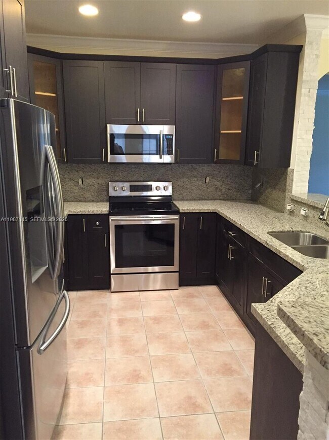 Building Photo - 1531 Passion Vine Cir