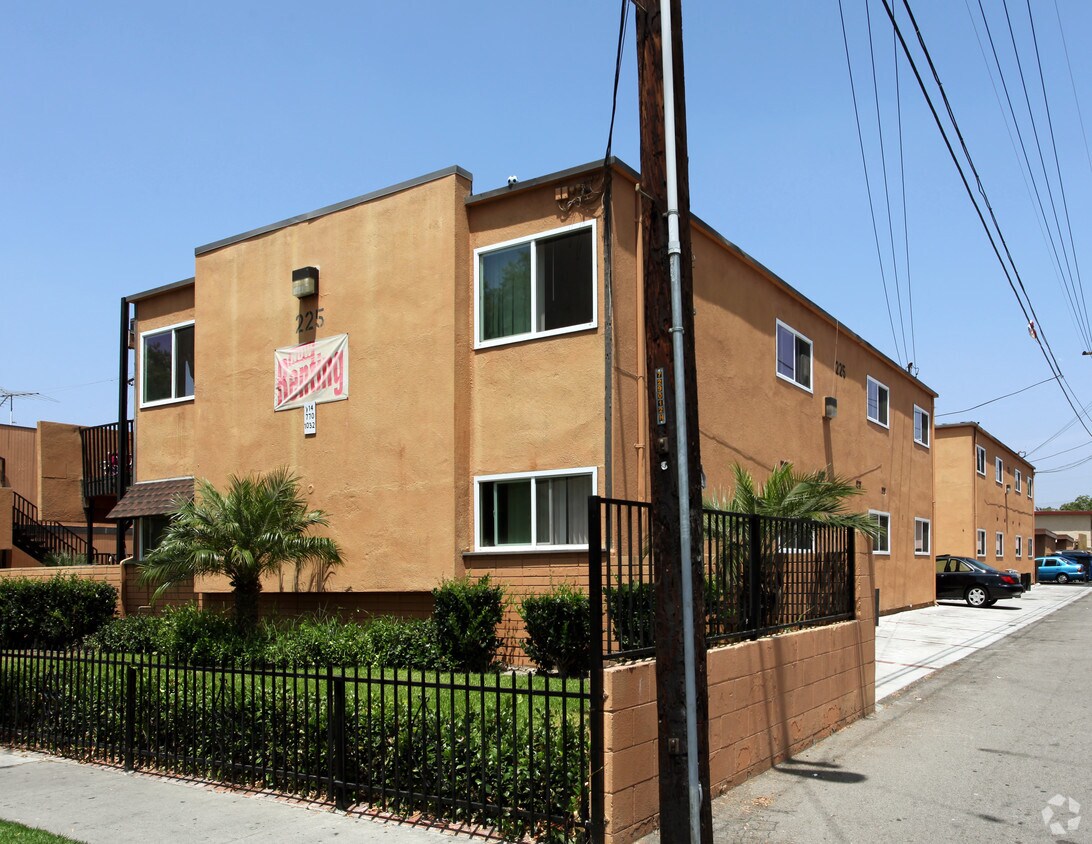 Primary Photo - 225 E Pearson Ave
