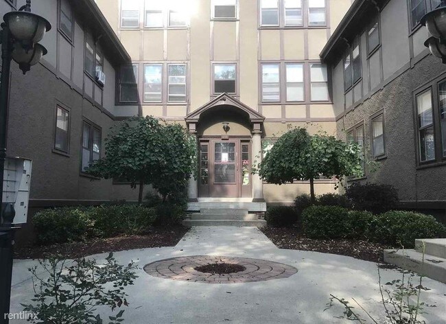 Foto del edificio - 214 Steward Ave