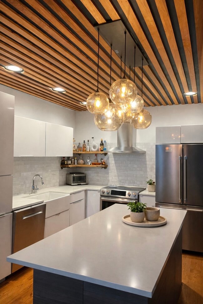 Foto del edificio - 240 Heath St