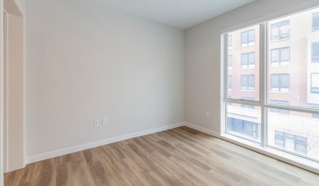 Foto del edificio - 50 Rogers St