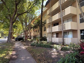 Building Photo - 1800 Sans Souci Blvd