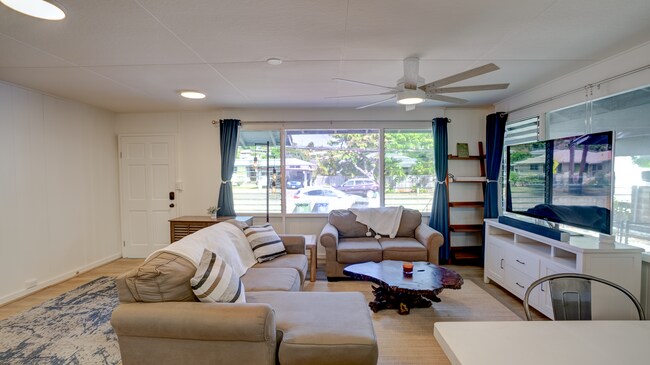 Building Photo - 1130 Keolu Dr