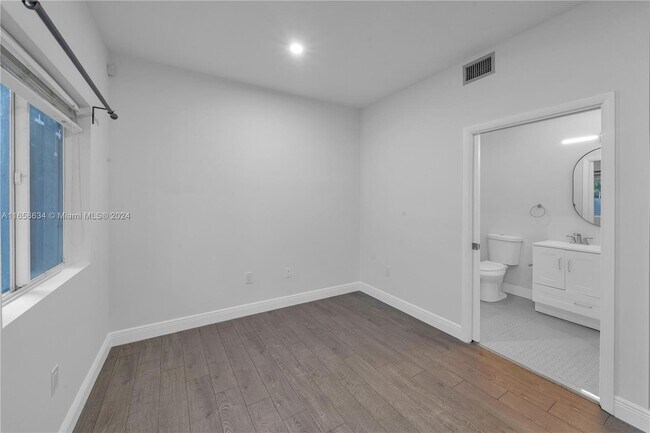 Building Photo - 3299 Bird Ave