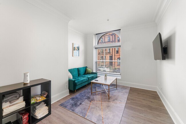 Foto del edificio - 1022 N Calvert St