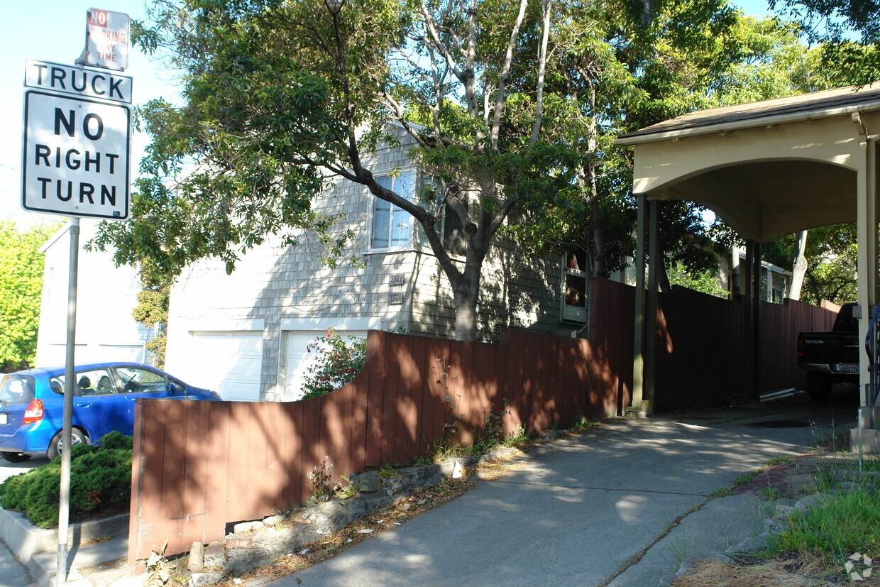 Building Photo - 5509 Central Ave