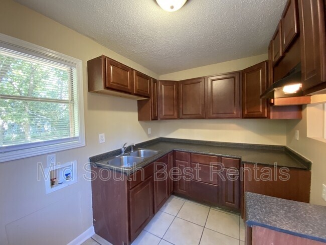Building Photo - 4088 Cottonwood Rd