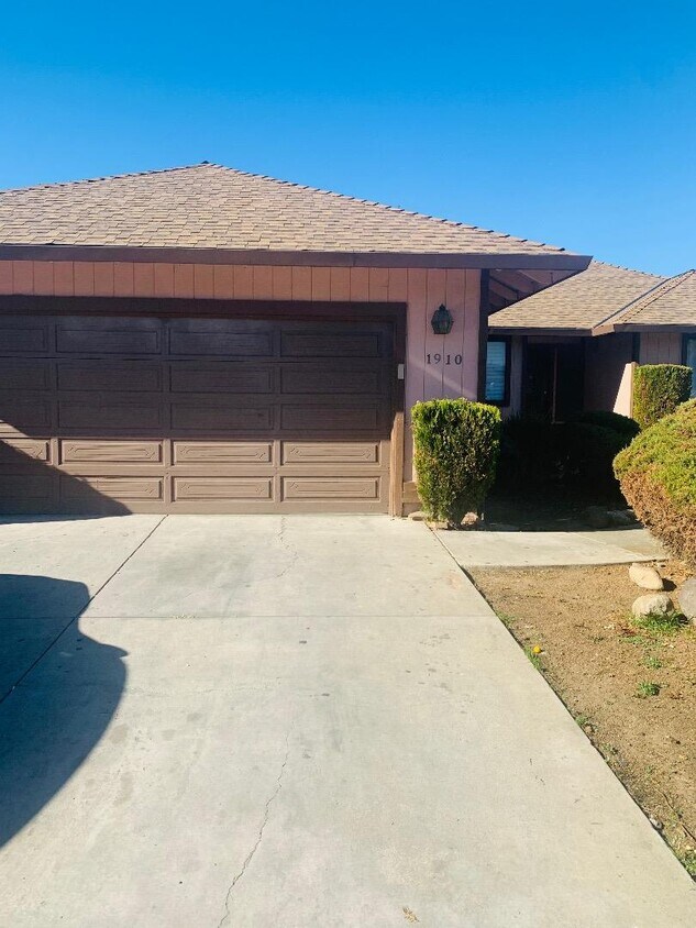 1910 Cerra Vista Dr, Hollister, CA 95023 House for Rent in Hollister