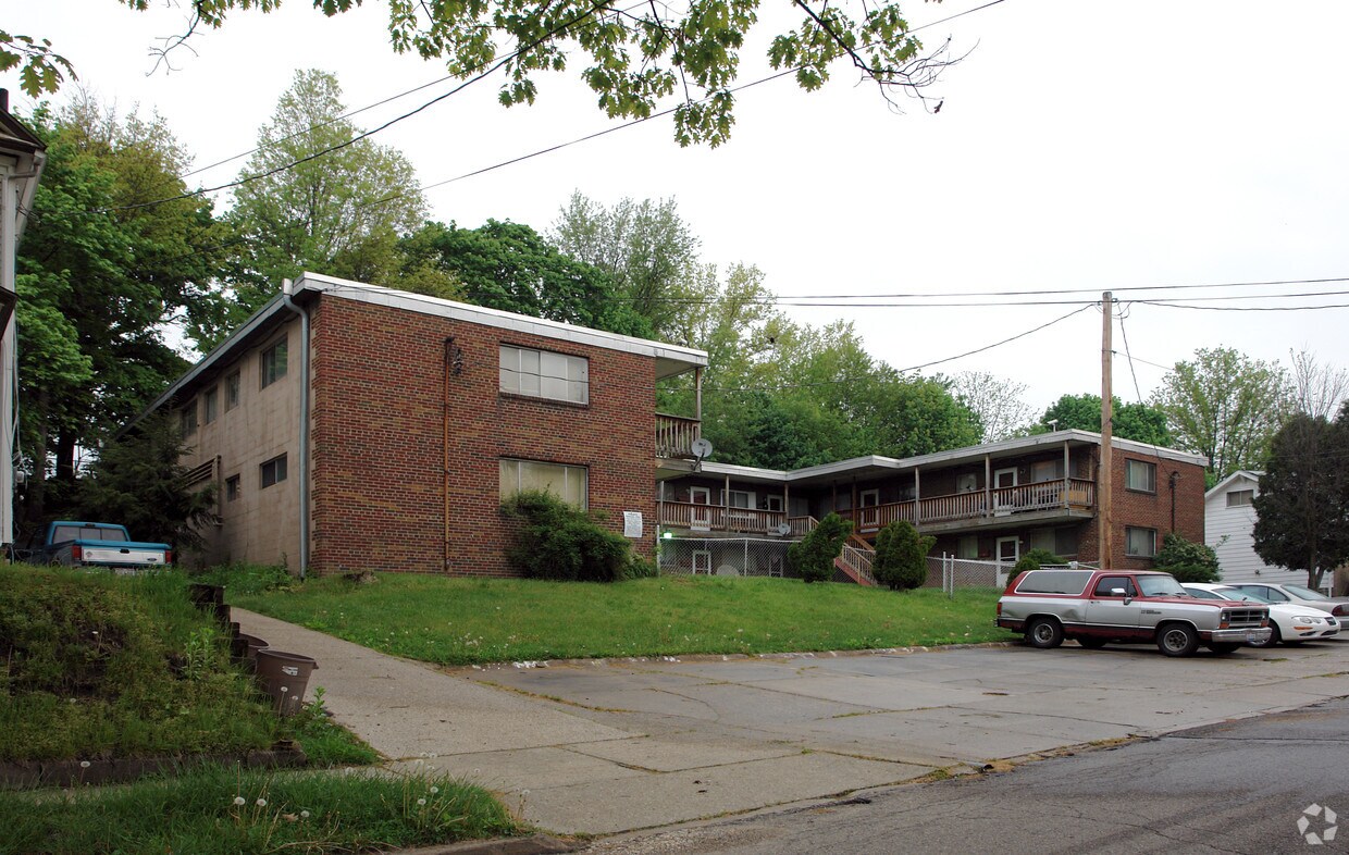 Primary Photo - 45 E Emerling Ave
