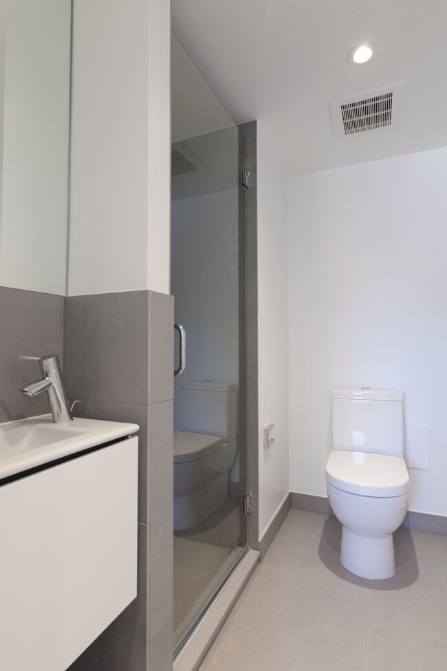 Building Photo - 3421 Rue Drummond