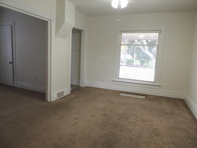 Building Photo - 509 Haish Blvd