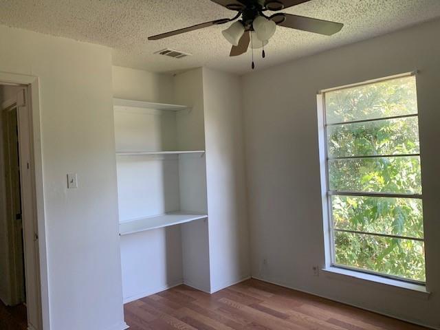 Foto del edificio - 9003 Sparkling Creek Dr