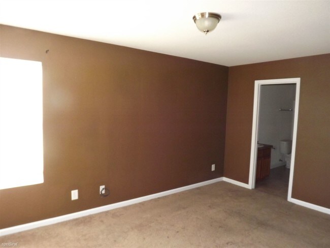 Building Photo - 114 Lockport Dr