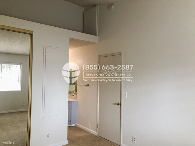 Building Photo - 1122 Cedar Gables Dr