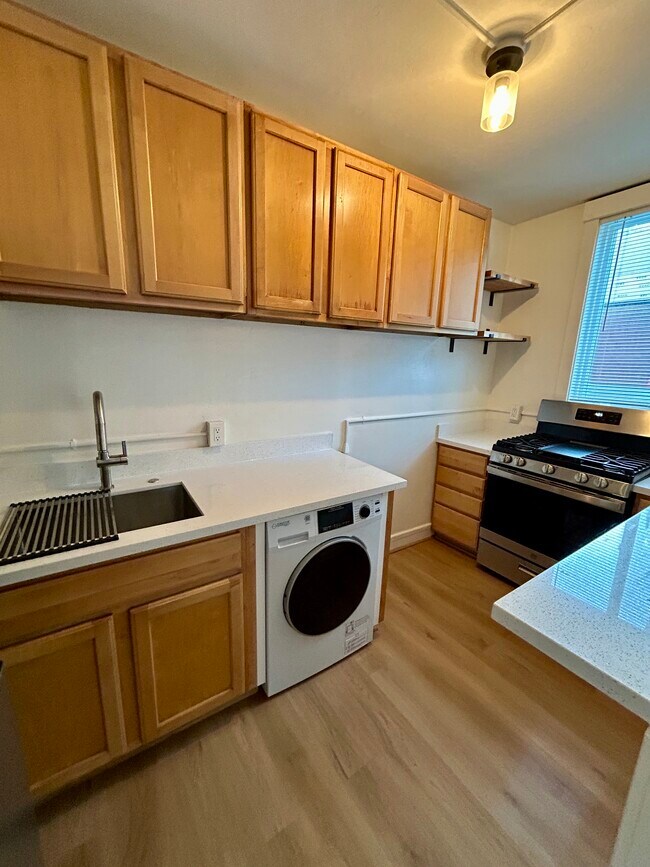 Foto del edificio - 101 Hoffman Ave