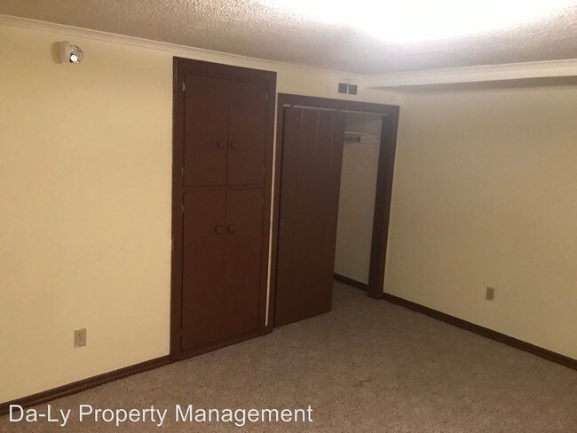 Foto del edificio - 1220 W John St