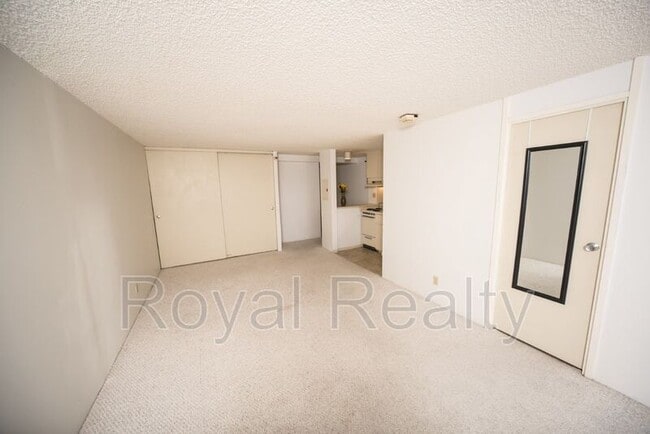 Building Photo - 1060 Kamehameha Hwy