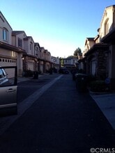 Building Photo - 9456 Hendrix Ln