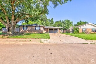 Building Photo - 3405 Shadybrook Dr