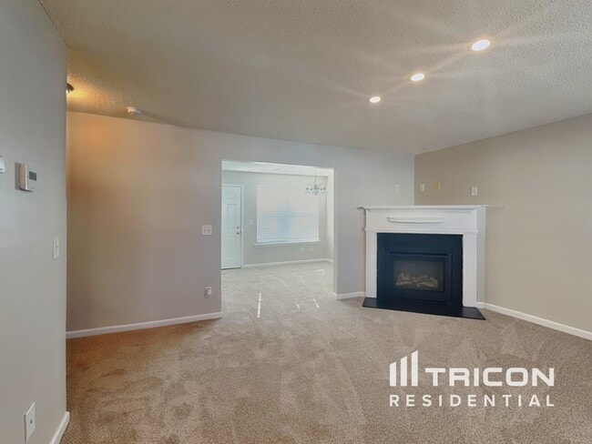 Building Photo - 420 Kara Ln