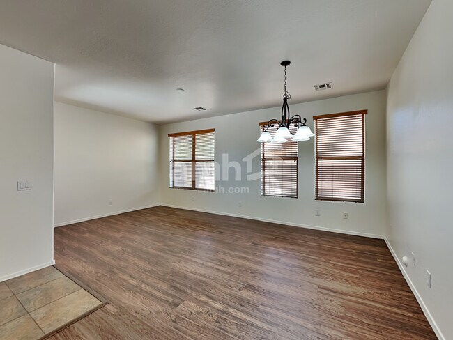 Building Photo - 15472 W Glenrosa Ave