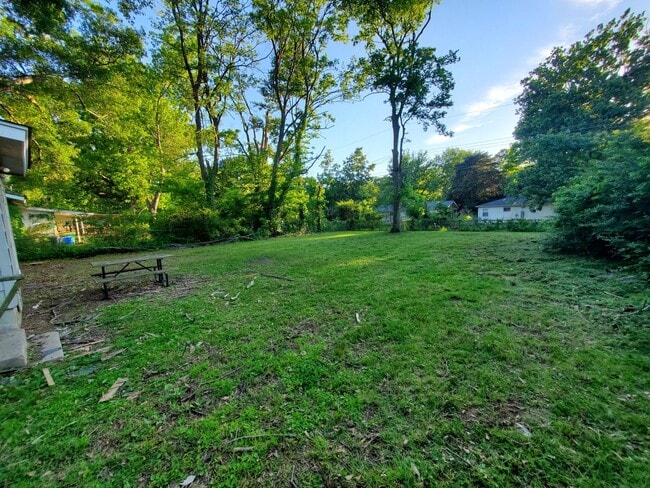 Building Photo - 9110 Woodford Dr
