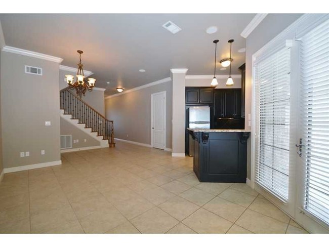 Building Photo - Luxury Townhome in Rogers AR