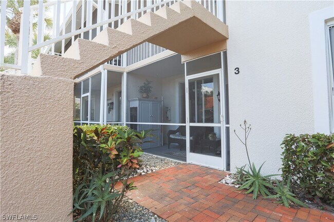 Foto del edificio - 2265 Hidden Lake Dr