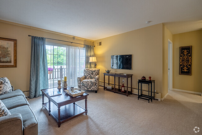 1BD, 1BA - 853SF - Breakwater Apartments at The Normandy