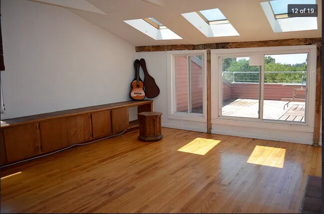 Foto del edificio - Stunning East Rock 3BR/2BA with Private Sk...